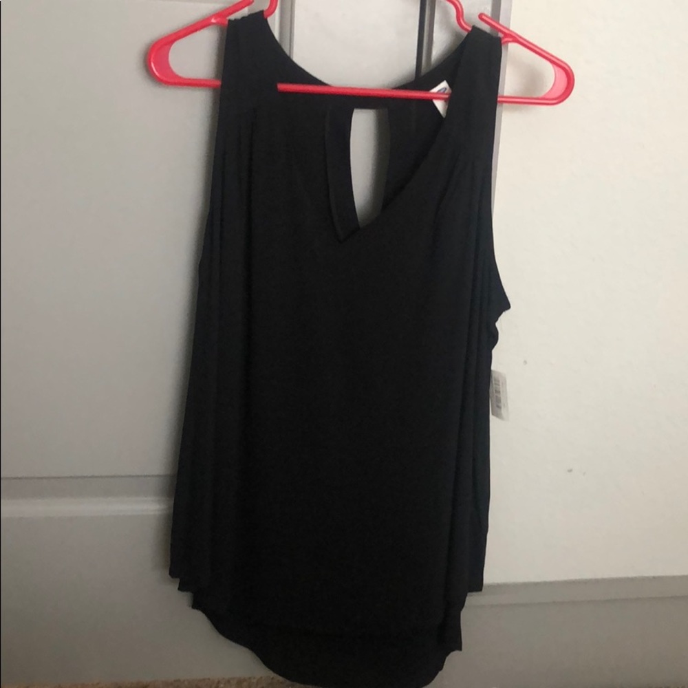 Black Old Navy tank